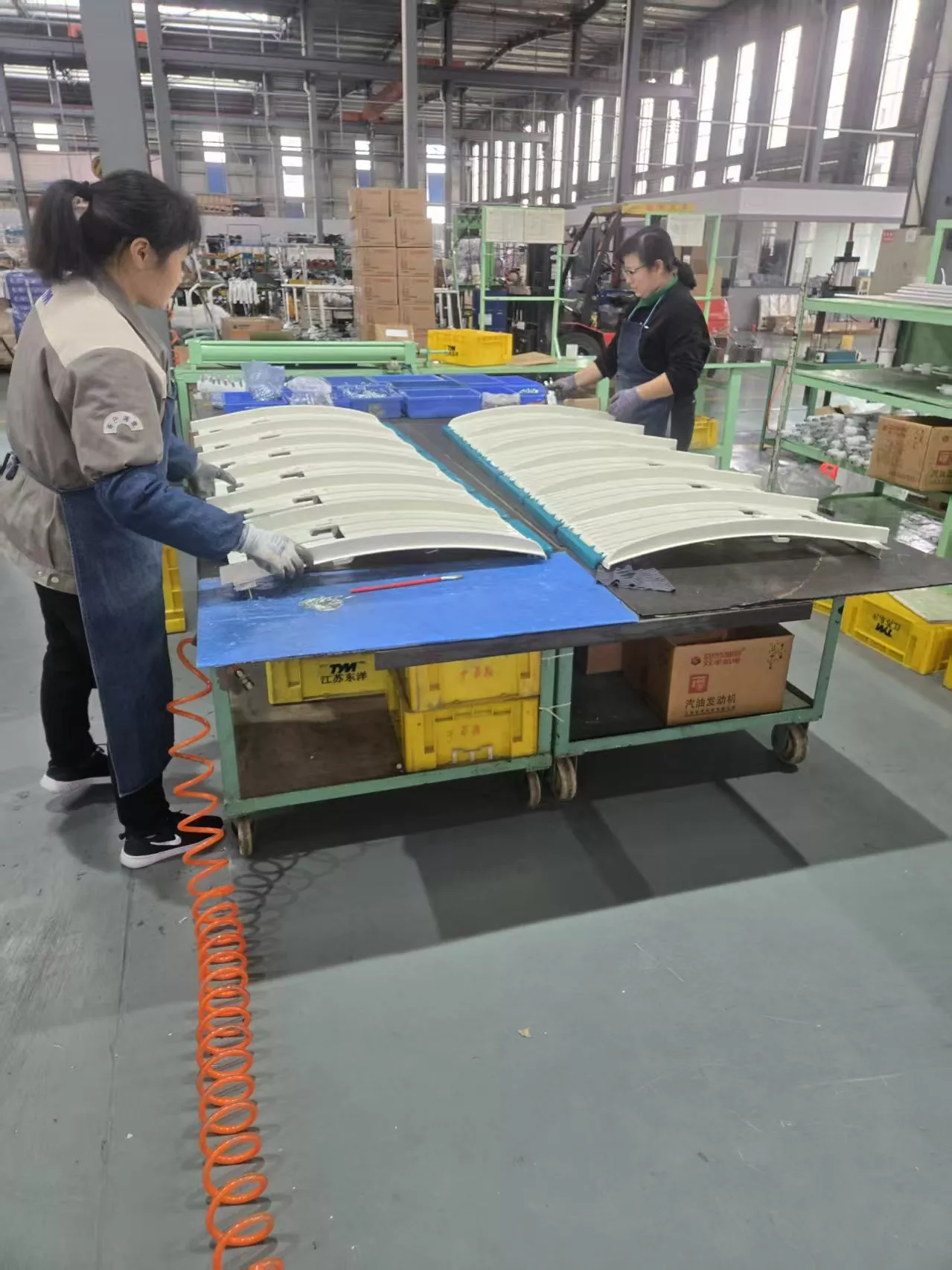 20251127174245-259-393-696ea6ba49fa4